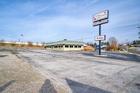 125 Churchill Dr, Sparta, TN 38583